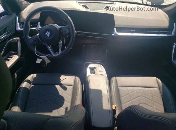WBX73EF00S5357794 2025 BMW X1 Black Вид панелі приладів