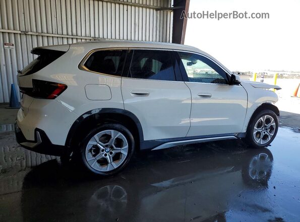 WBX73EF01T5621185 2026 BMW X1 White Rear right