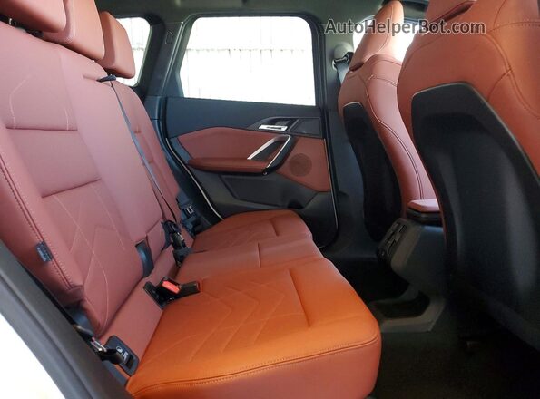 WBX73EF01T5621185 2026 BMW X1 White Rear interior view