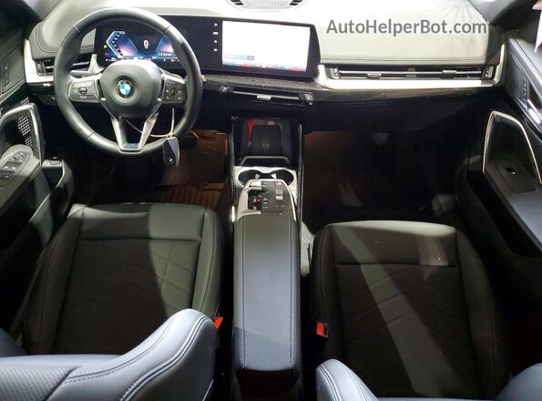 WBX73EF02T5539403 2026 BMW X1 Blue წინა პანელის ხედი