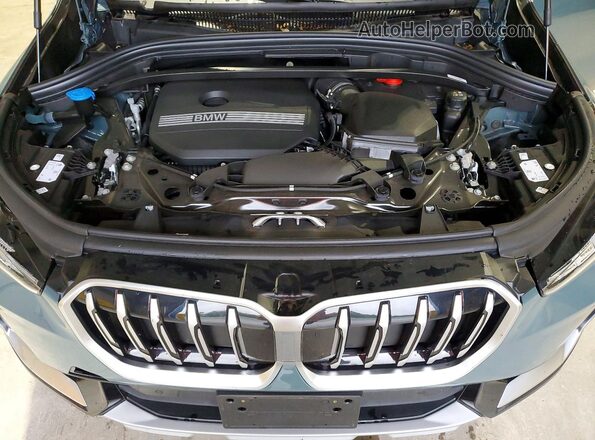 WBX73EF02T5539403 2026 BMW X1 Blue ძრავის განყოფილების ხედი
