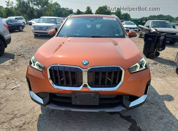 WBX73EF03P5X17664 2023 BMW X1 Orange Դիմացի տեսք