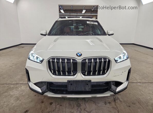 WBX73EF04T5470908 2026 BMW X1 White Front view