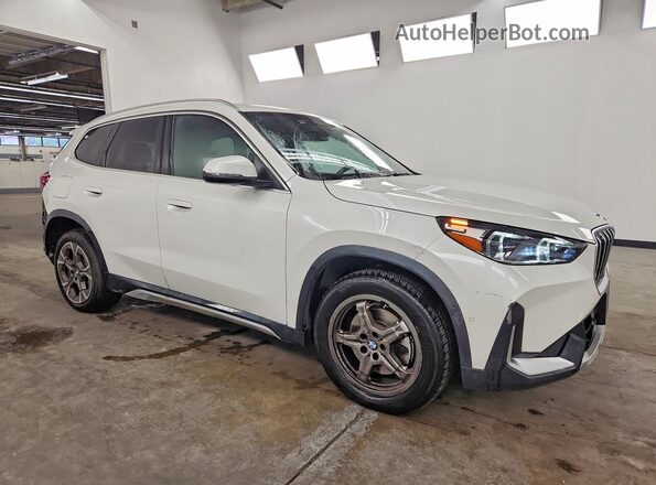 WBX73EF04T5470908 2026 BMW X1 White Front right