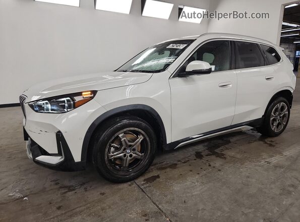 WBX73EF04T5470908 2026 BMW X1 White VIN sticker view