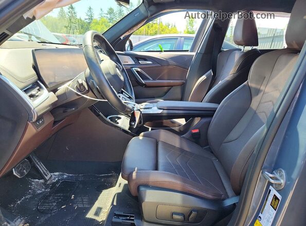 WBX73EF05P5W95585 2023 BMW X1 Blue Widok wnętrza z przodu