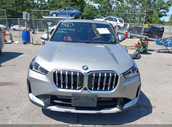WBX73EF05S5116216 2025 BMW X1 Silver Սարքավորումների վահանակի տեսք