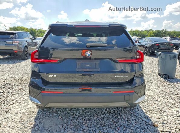 WBX73EF06P5X04665 2023 BMW X1 Черный Вид сзади