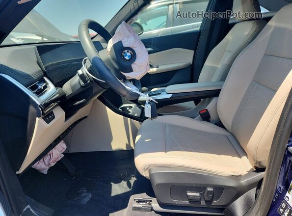 WBX73EF06R5012053 2024 BMW X1 Blue Սալոնի դիմացի տեսք