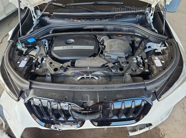 WBX73EF07P5X64308 2023 BMW X1 White Widok komory silnika