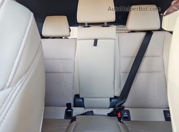 WBX73EF07P5X64308 2023 BMW X1 White Widok tylnych siedzeń