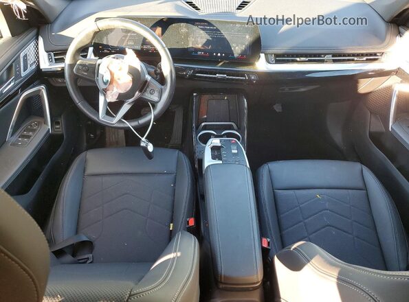 WBX73EF07S5051224 2025 BMW X1 Silver Dashboard view