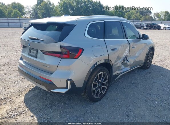 WBX73EF07S5056794 2025 BMW X1 Серебряный Задняя правая четверть