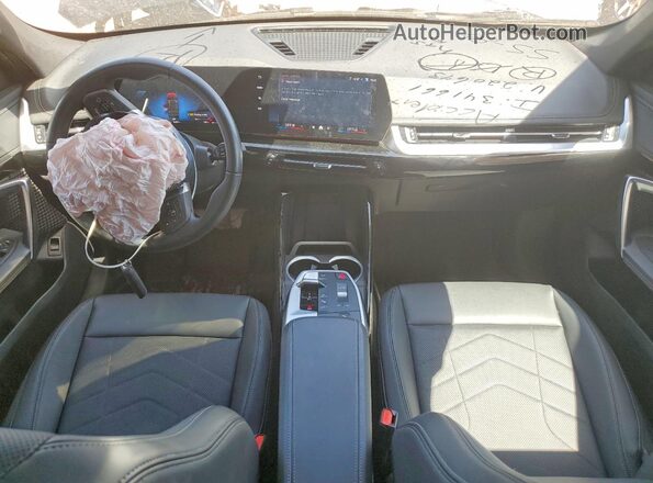 WBX73EF07S5220643 2025 BMW X1 Black Dashboard view