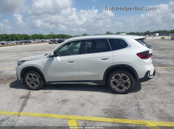 WBX73EF07S5220934 2025 BMW X1 White Панорамний вид салону 360°