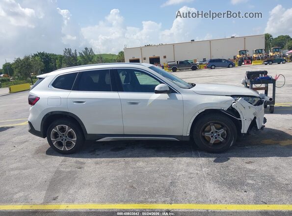 WBX73EF07S5220934 2025 BMW X1 White Вид задньої частини салону