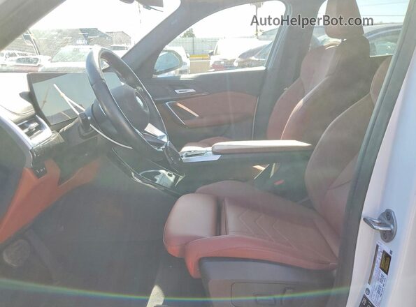 WBX73EF07T5459563 2026 BMW X1 White Front interior view