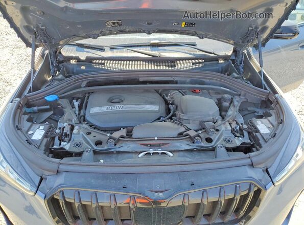 WBX73EF08P5W94012 2023 BMW X1 Blue ძრავის განყოფილების ხედი
