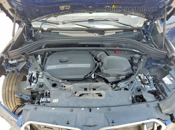 WBX73EF08R5Z06426 2024 BMW X1 Blue Vista del compartimento del motor