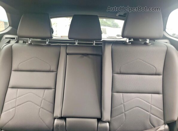 WBX73EF08R5Z87508 2024 BMW X1 Черный Вид задних сидений