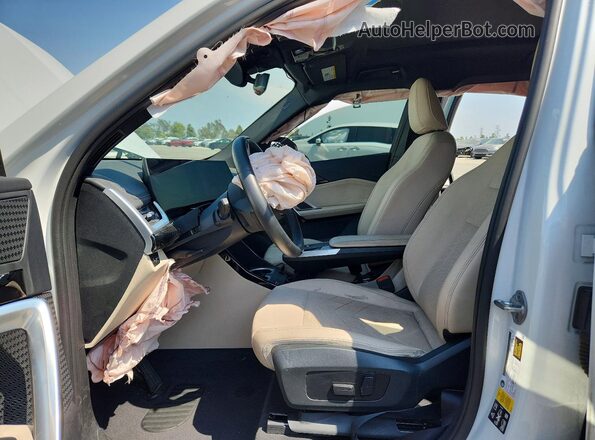 WBX73EF09P5V72291 2023 BMW X1 White წინა სალონის ხედი
