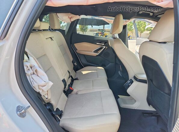 WBX73EF09P5V72291 2023 BMW X1 White უკანა სავარძლების ხედი