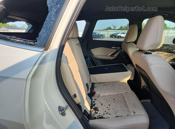 WBX73EF09P5W47815 2023 BMW X1 White Widok tylnych siedzeń