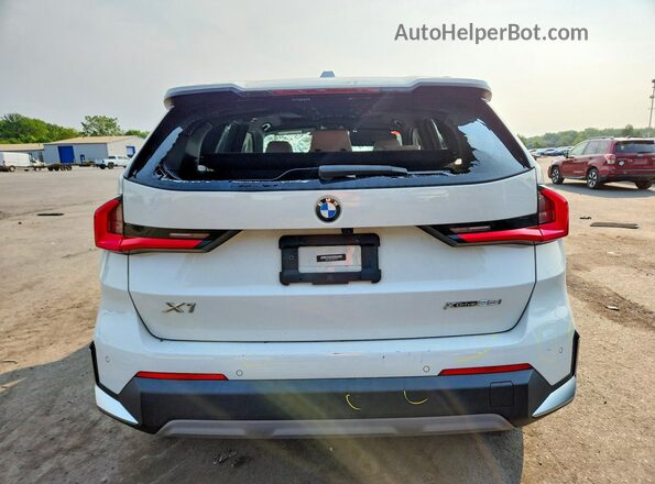WBX73EF09P5W47815 2023 BMW X1 White Widok z tyłu