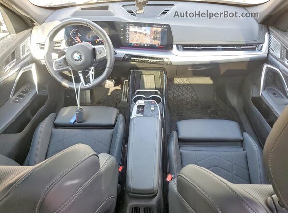 WBX73EF09S5349211 2025 BMW X1 Black წინა პანელის ხედი