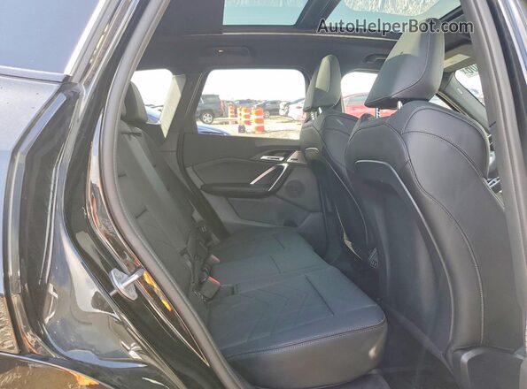 WBX73EF09S5349211 2025 BMW X1 Black უკანა სავარძლების ხედი