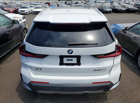 WBX73EF0XP5Y21522 2023 BMW X1 White უკანა ხედი