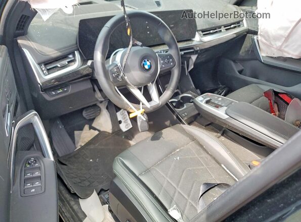 WBX73EF0XT5432440 2026 BMW X1 Black წინა პანელის ხედი