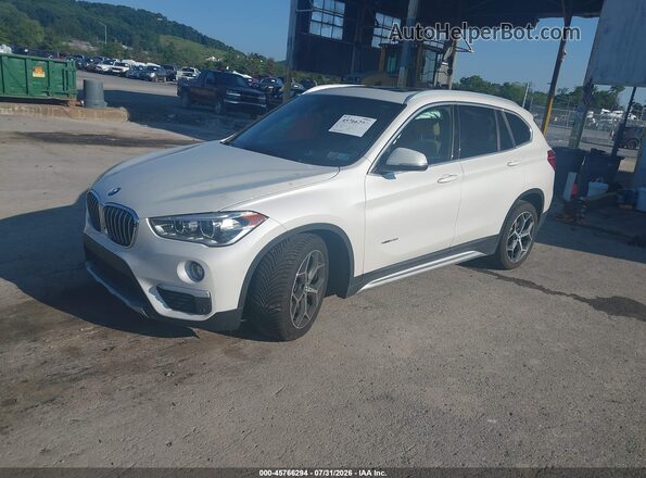 WBXHT3C30J5K28816 2018 BMW X1 Белый Передняя левая четверть