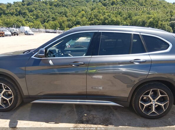 WBXHT3C30J5L28320 2018 BMW X1 Gray სალონის 360-გრადუსიანი ხედი