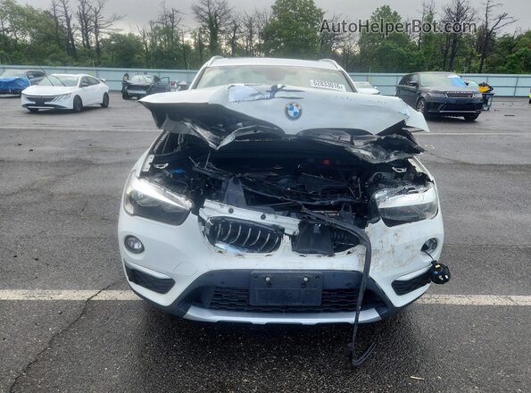 WBXHT3C30J5L30326 2018 BMW X1 White Դիմացի տեսք