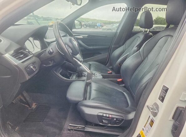WBXHT3C30J5L30326 2018 BMW X1 White Սալոնի դիմացի տեսք
