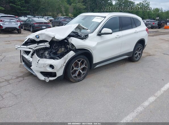 WBXHT3C30J5L32805 2018 BMW X1 White Front left