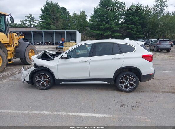 WBXHT3C30J5L32805 2018 BMW X1 White Rear interior view