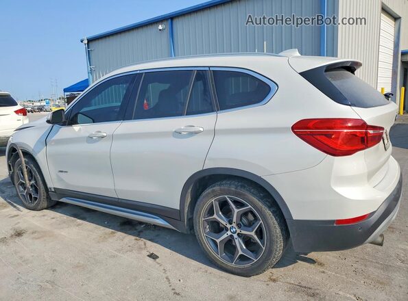WBXHT3C31H5F80476 2017 BMW X1 White Trasero izquierdo