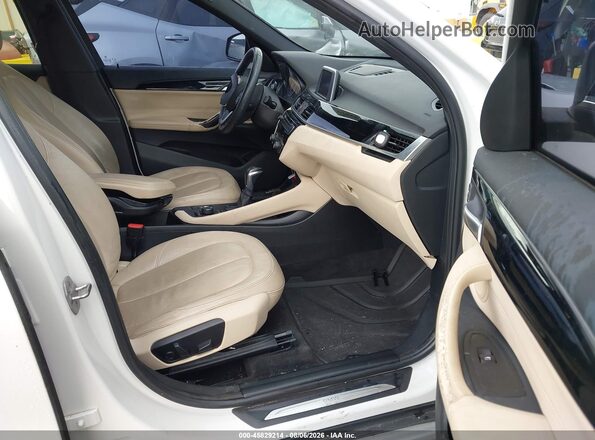 WBXHT3C31J5K25147 2018 BMW X1 White Սալոնի դիմացի տեսք