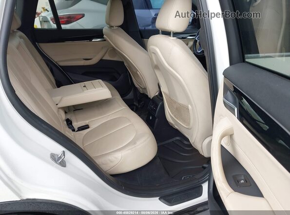 WBXHT3C31J5K25147 2018 BMW X1 White VIN կոդի պիտակի տեսք