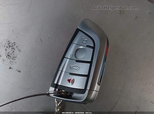 WBXHT3C31J5K25147 2018 BMW X1 White Առջևի վահանակի տեսք