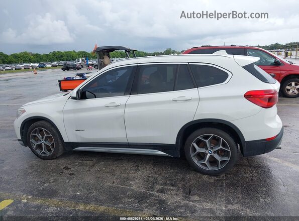 WBXHT3C31J5K25147 2018 BMW X1 White Սալոնի 360 աստիճան տեսք