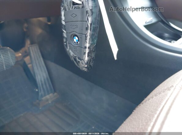 WBXHT3C32H5F77912 2017 BMW X1 Dark Blue Вид панелі приладів