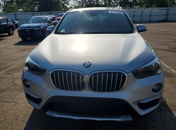 WBXHT3C33J5F89282 2018 BMW X1 Silver წინა ხედი
