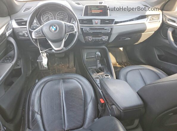 WBXHT3C33J5F89282 2018 BMW X1 Silver წინა პანელის ხედი