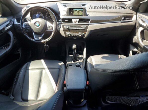 WBXHT3C33J5L27453 2018 BMW X1 White წინა პანელის ხედი