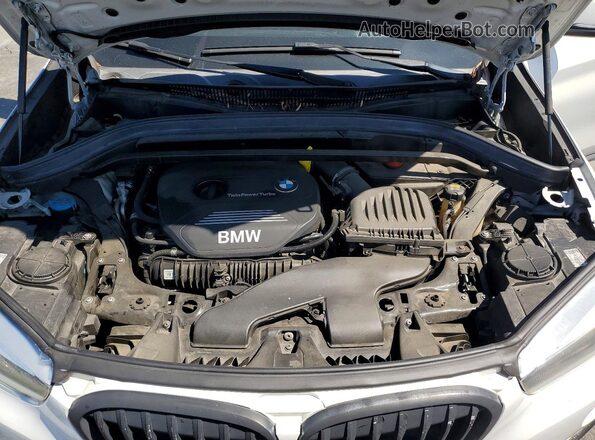 WBXHT3C33J5L27453 2018 BMW X1 White ძრავის განყოფილების ხედი