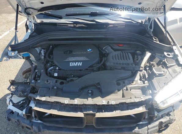 WBXHT3C34H5F85087 2017 BMW X1 White Շարժիչի բաժամունքի տեսք
