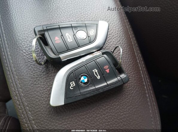 WBXHT3C35G5E48089 2016 BMW X1 White Dashboard view